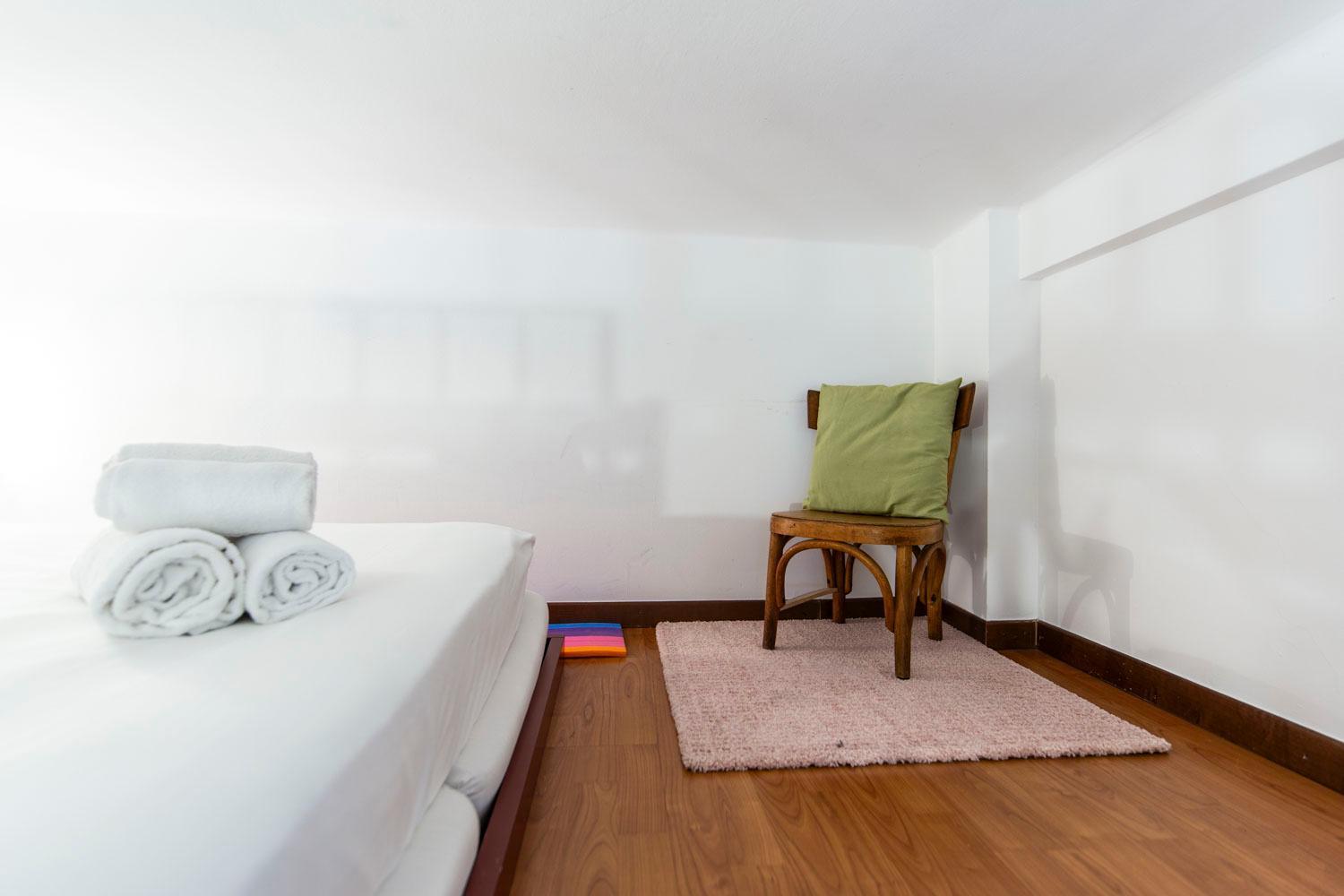 Extensive Terrace Navigli Toy Artistic Apartment Milan Bagian luar foto
